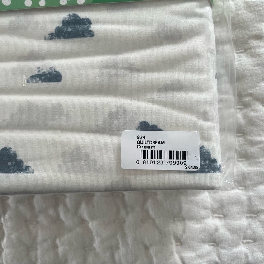 NWT Copper Pearl Three-Layer Quilt in Cloud Dream Print - Picture 2 of 4